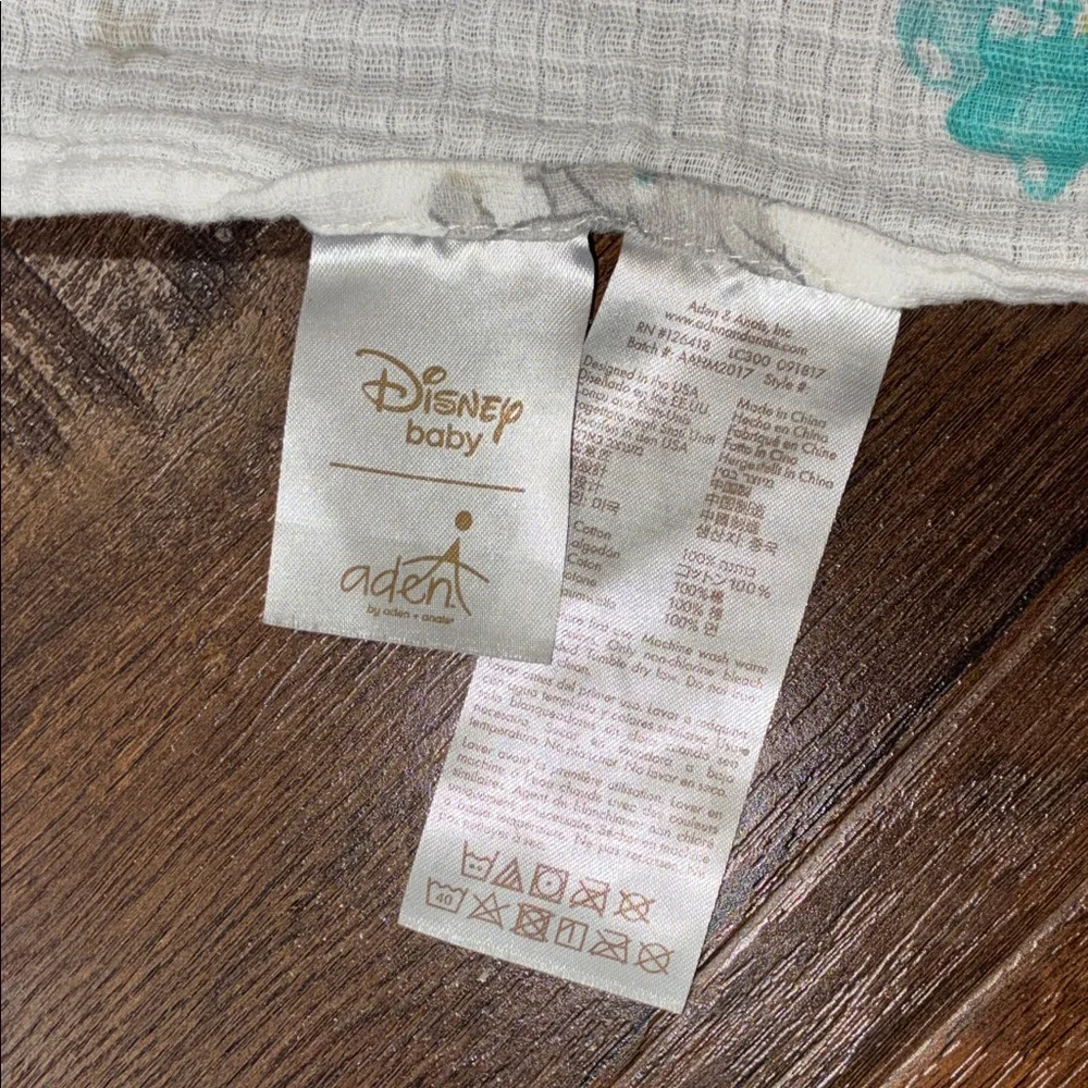 Huge New Aden and Anais muslin blanket Disney’s Dumbo Security Swaddle Receiving